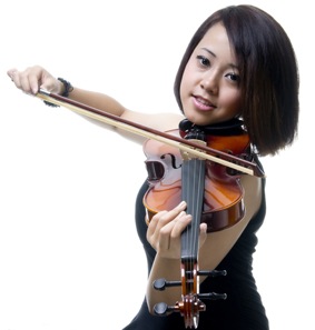 girl playing violin